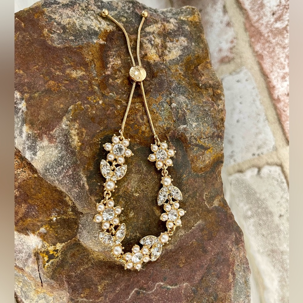 Gold-Tone Crystal & Imitation Pearl
Flower Slider Bracelet - Picture 5 of 12